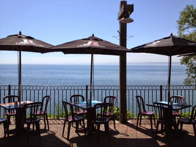 Emmas Back Porch & Water Street Cooker | restaurant | 2084 Old Lakeshore Rd, Burlington, ON L7R 1A3, Canada | 9056342084 OR +1 905-634-2084