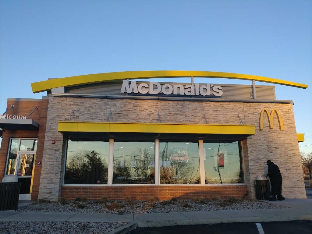 McDonalds | cafe | 302 W IL-19, Bensenville, IL 60106, USA | 6304227220 OR +1 630-422-7220