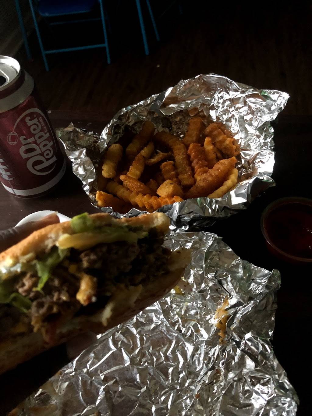 Bobbys Fast Food | restaurant | 8434 Tidwell Rd, Houston, TX 77028, USA | 3468671114 OR +1 346-867-1114