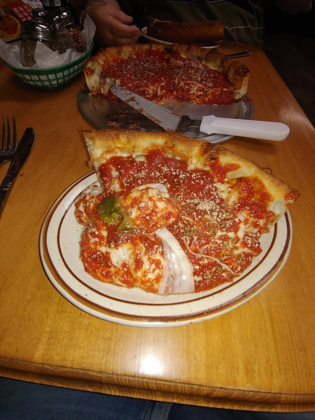 Gennaros II - Chicago Style Pizza | restaurant | 1610 W Main St #102, Collegeville, PA 19426, USA | 4848546960 OR +1 484-854-6960