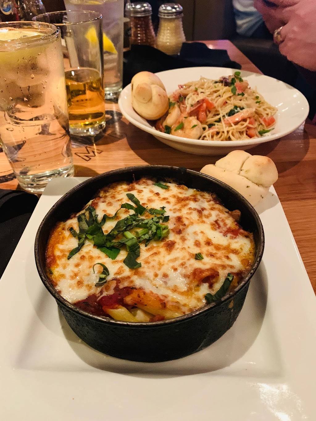 BJs Restaurant & Brewhouse | restaurant | 1200 Roseville Pkwy, Roseville, CA 95678, USA | 9165802100 OR +1 916-580-2100