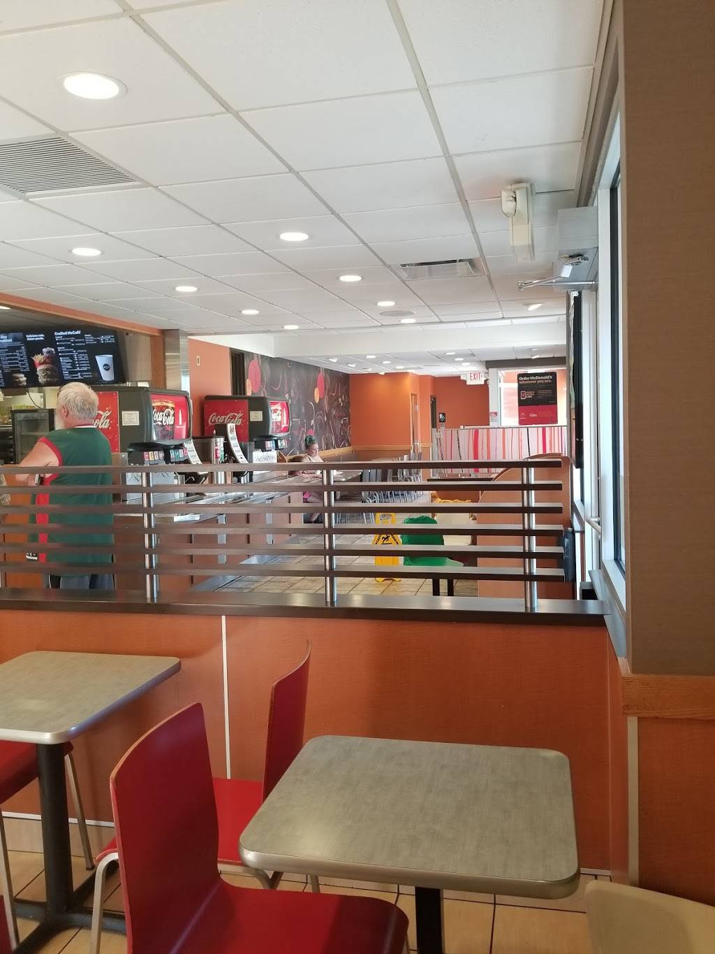 McDonalds | cafe | 6262 South 13th Street, Milwaukee, WI 53221, USA | 4147643331 OR +1 414-764-3331