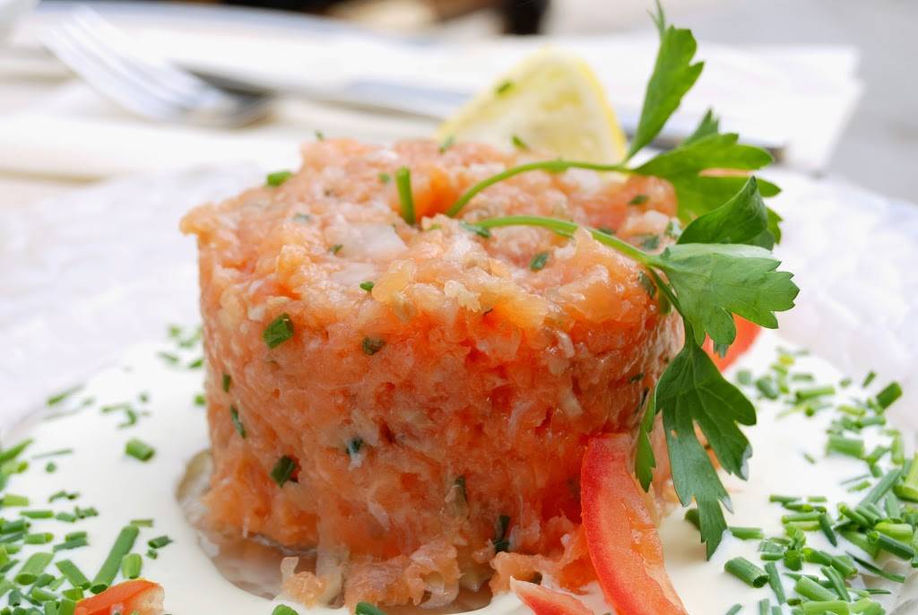 St-Charles Steak House et Tartares | restaurant | 350 Rue Sicard, Sainte-Thérèse, QC J7E 3X4, Canada | 4504374446 OR +1 450-437-4446