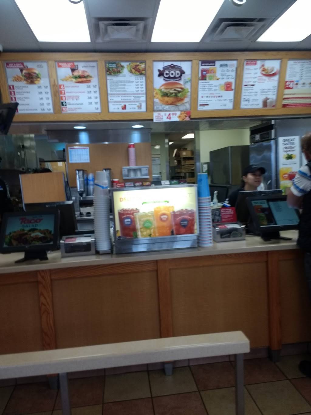 Wendys | restaurant | 8302 Pendleton Pike, Lawrence, IN 46226, USA | 3175499714 OR +1 317-549-9714