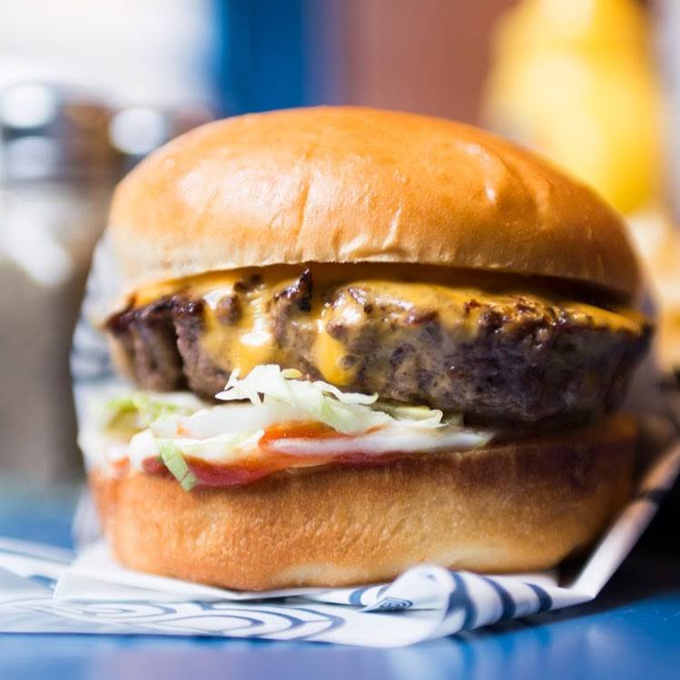 Chatham Burgers | restaurant | 215 Grand Ave W, Chatham, ON N7L 1C3, Canada | 5193541414 OR +1 519-354-1414