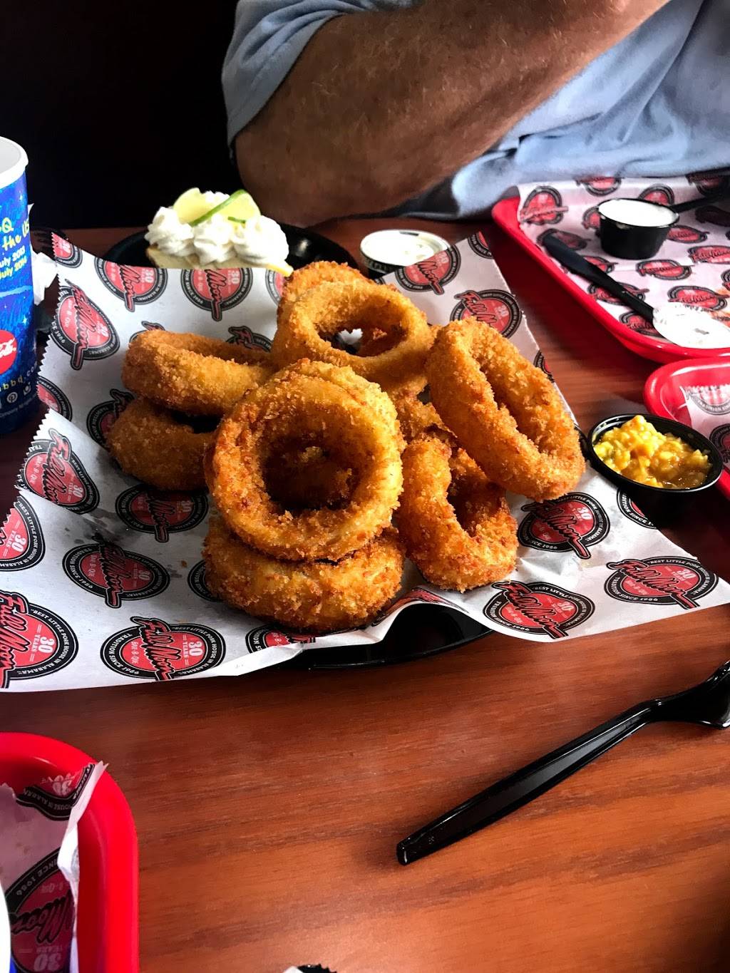 Full Moon Bar-B-Que | restaurant | 5988 N Chalkville Rd, Birmingham, AL 35235, USA | 2056551515 OR +1 205-655-1515