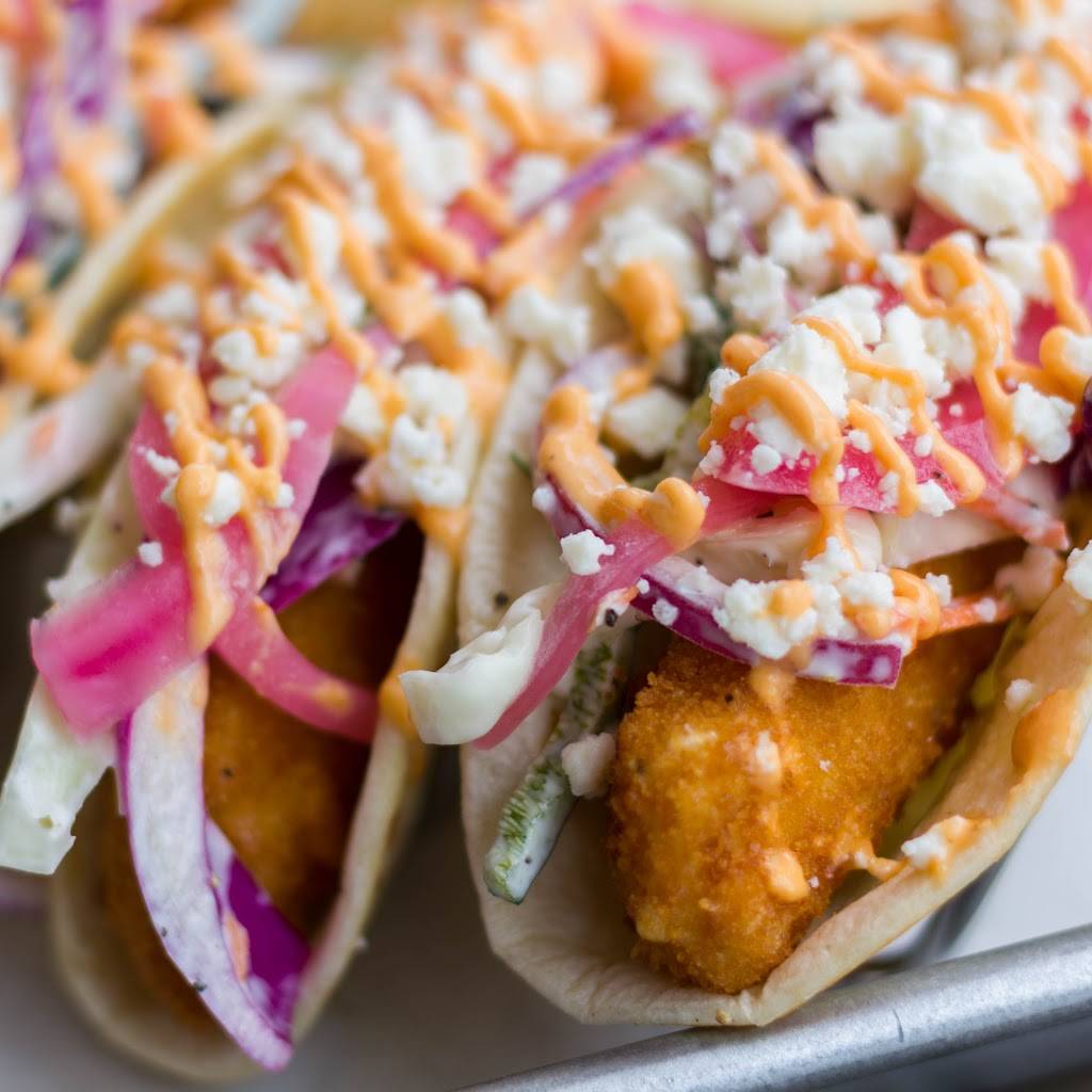 Badfins Food + Brew | restaurant | 215 S Gulfview Blvd, Clearwater, FL 33767, USA | 7274745591 OR +1 727-474-5591