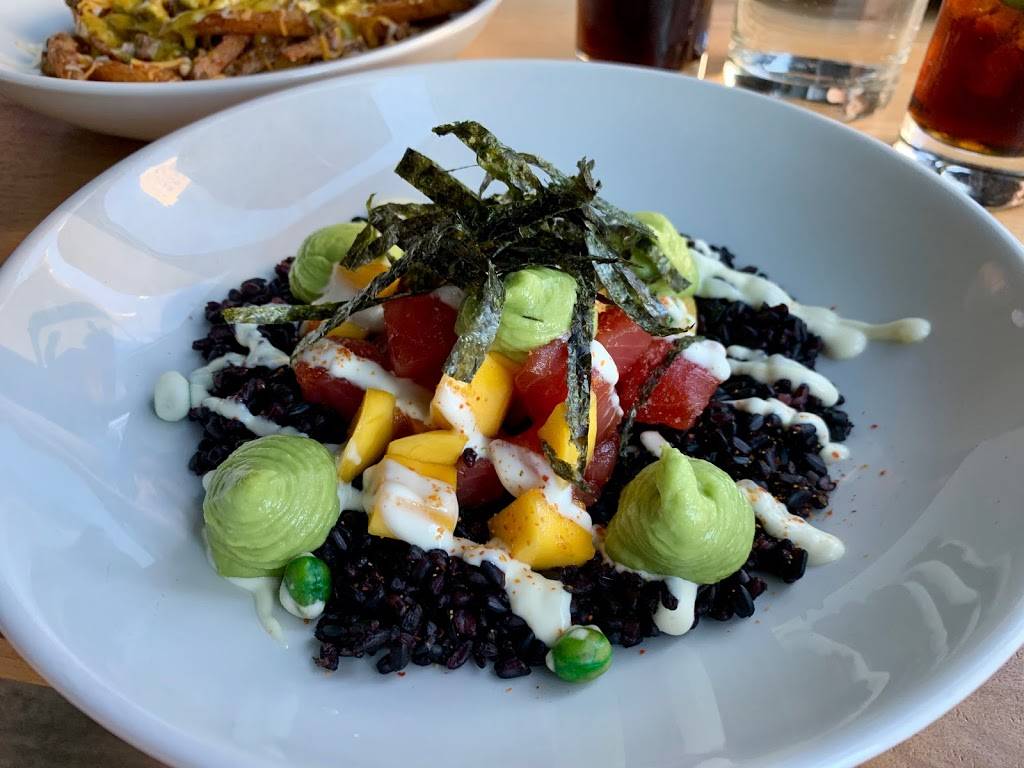 Loch & Quay | restaurant | 390 Queens Quay W, Toronto, ON M5V 3A6, Canada | 4165955444 OR +1 416-595-5444