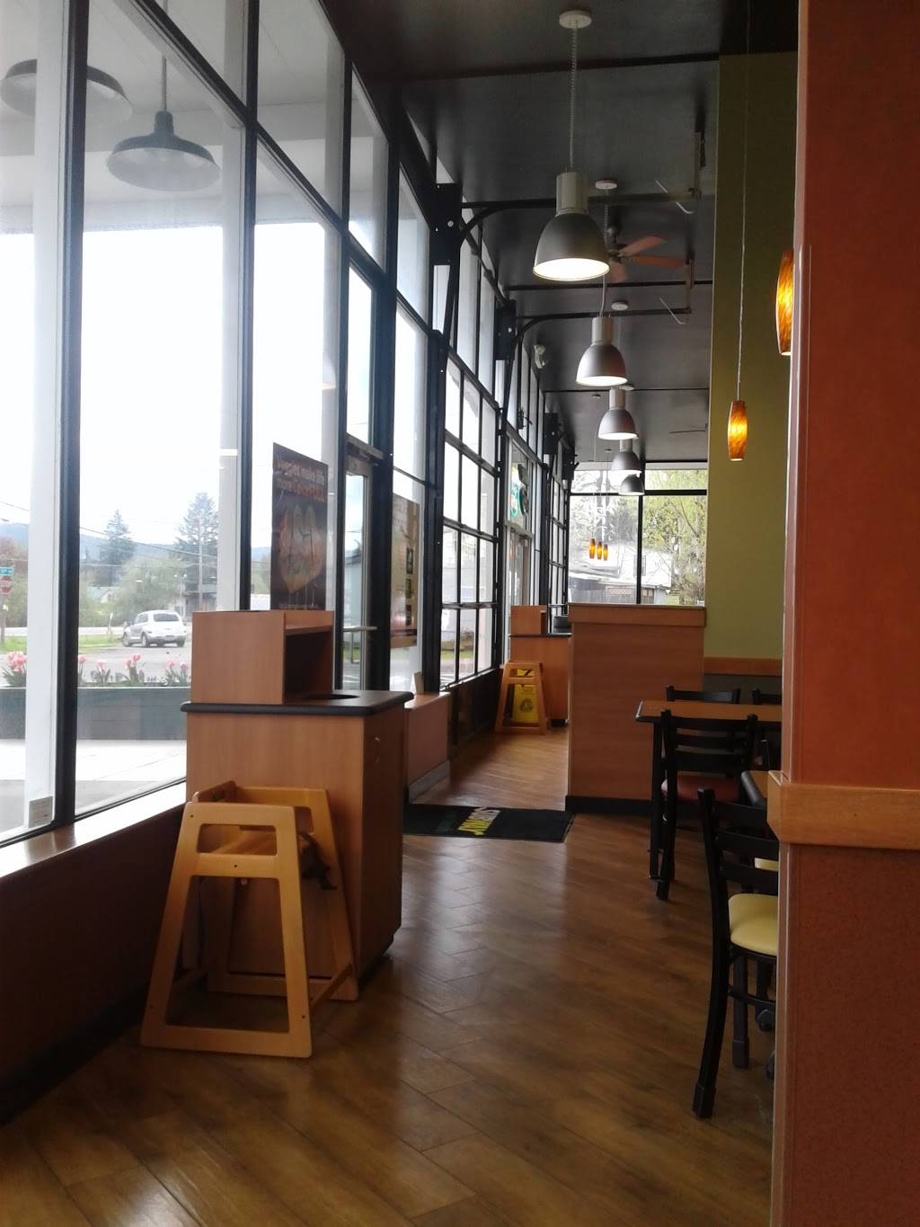 Subway | meal takeaway | 509 NE Santiam Blvd, Mill City, OR 97360, USA | 5038976087 OR +1 503-897-6087