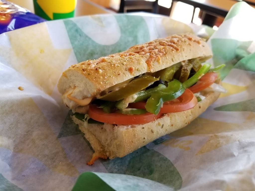 Subway Restaurants | restaurant | 325 W Southern Ave, Mesa, AZ 85210, USA | 4807337004 OR +1 480-733-7004