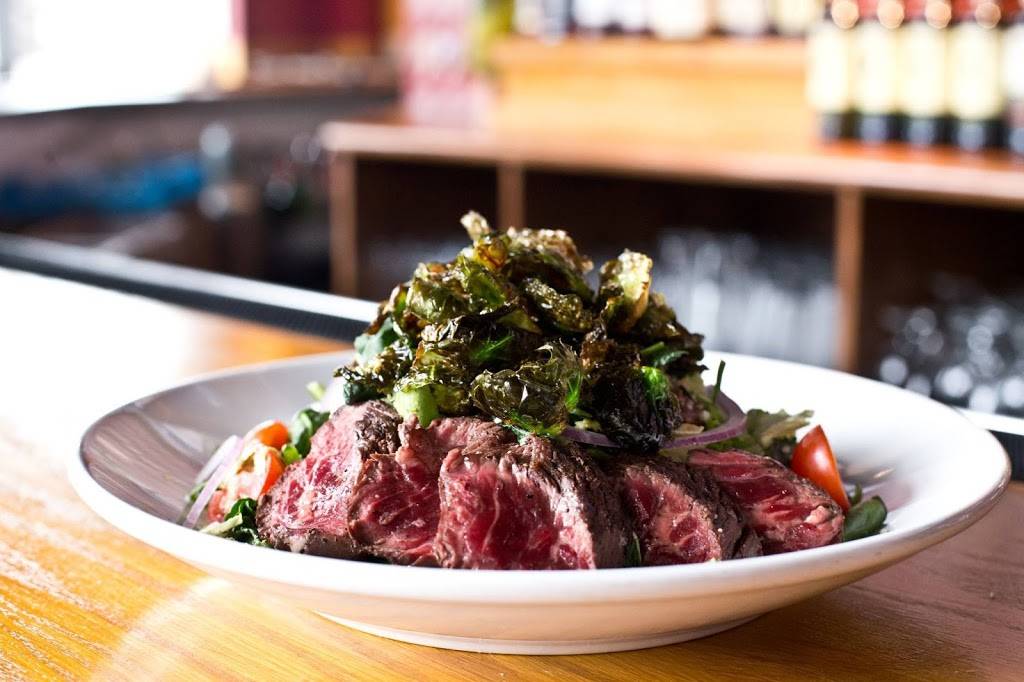 Quinns | restaurant | 1724-1744 Wilson Blvd, Arlington, VA 22209, USA | 7036403566 OR +1 703-640-3566