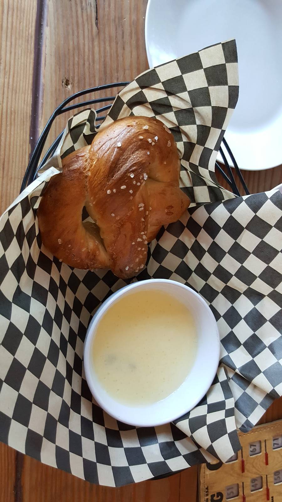 Girasole Restaurant and Bar | restaurant | 8438 N Lombard St, Portland, OR 97203, USA | 5039541671 OR +1 503-954-1671