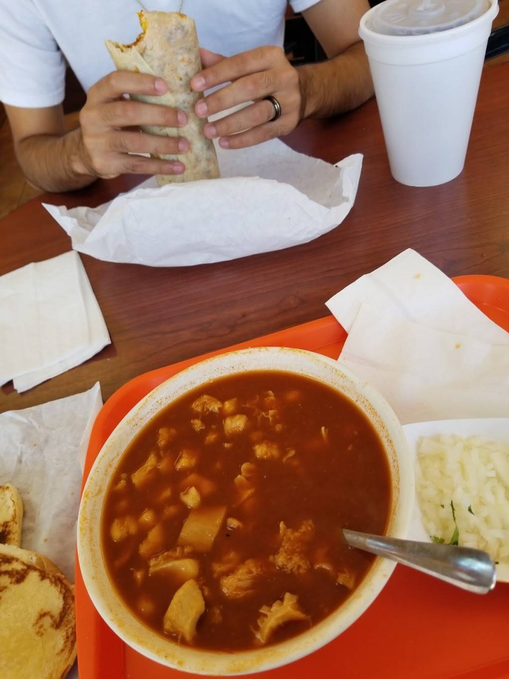 Hilbertos Mexican Food | restaurant | 4306 W Olive Ave, Glendale, AZ 85302, USA | 6238471090 OR +1 623-847-1090