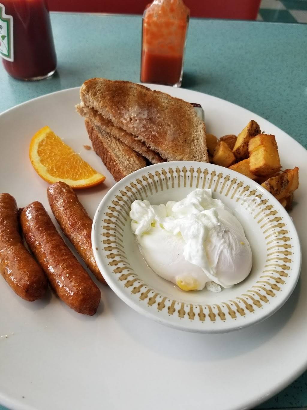 Route 401 Diner | restaurant | 2 Ronson Dr, Etobicoke, ON M9W 1B2, Canada | 4162477836 OR +1 416-247-7836