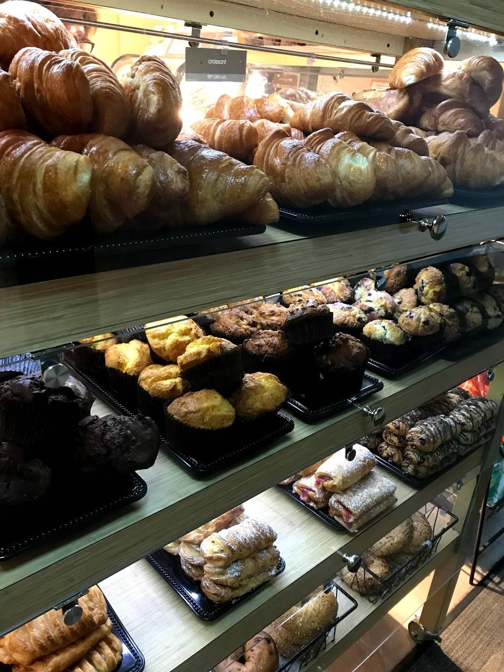 Au Bon Pain | cafe | 1 Laguardia Airport, Flushing, NY 11371, USA | 7186392516 OR +1 718-639-2516