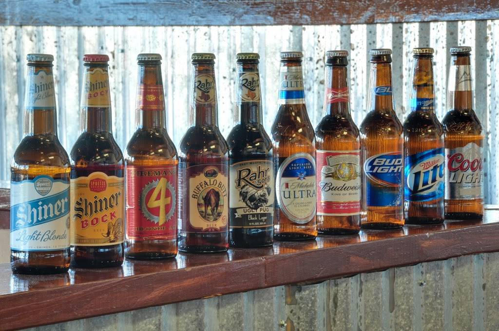 Dickeys Barbecue Pit | restaurant | 3710 S Carrier Pkwy, Grand Prairie, TX 75052, USA | 9723189659 OR +1 972-318-9659