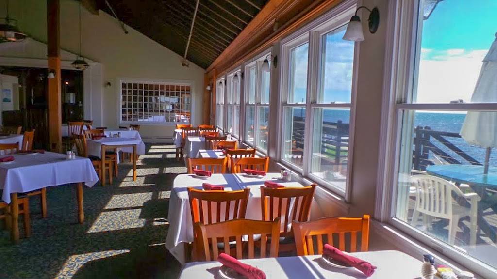 Waterfront Restaurant | restaurant | 1 Lighthouse Inn Rd, West Dennis, MA 02670, USA | 5083982244 OR +1 508-398-2244