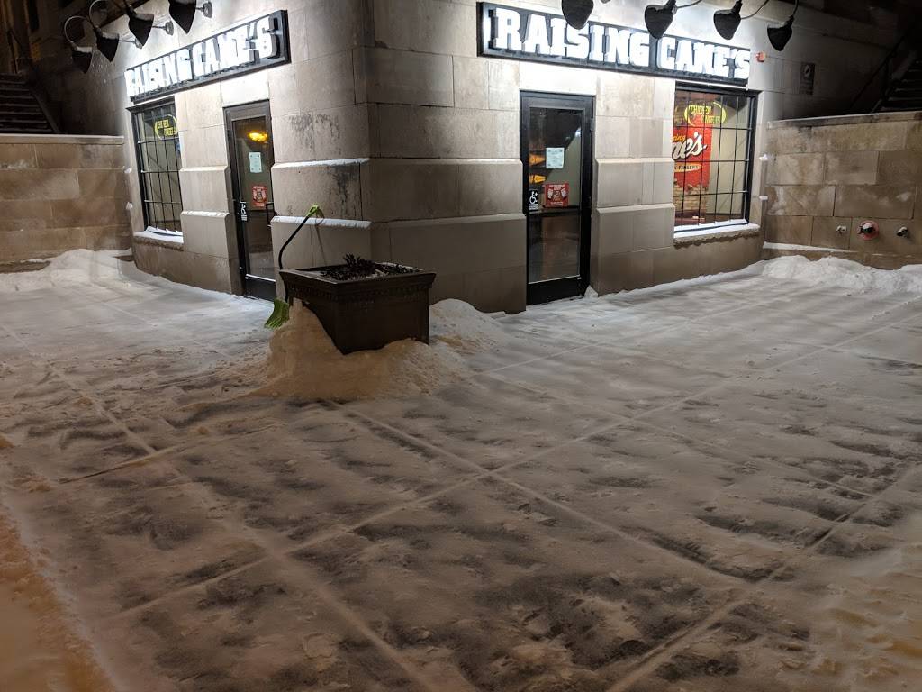 Raising Canes Chicken Fingers | restaurant | The Dinkydome, 302 15th Ave SE, Minneapolis, MN 55414, USA | 6123314279 OR +1 612-331-4279