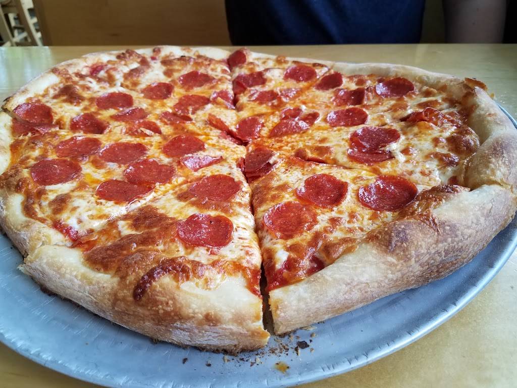 Fellinis Pizza | restaurant | 333 Commerce Dr, Decatur, GA 30030, USA | 4043700551 OR +1 404-370-0551