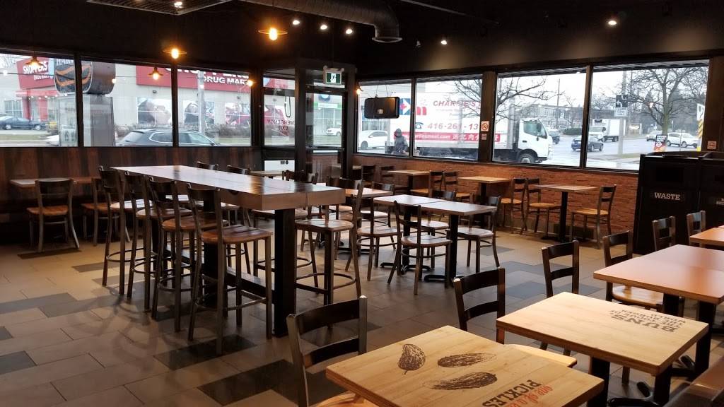 Harveys | restaurant | 2310 Lawrence Ave E, Scarborough, ON M1P 2P9, Canada | 4167577000 OR +1 416-757-7000