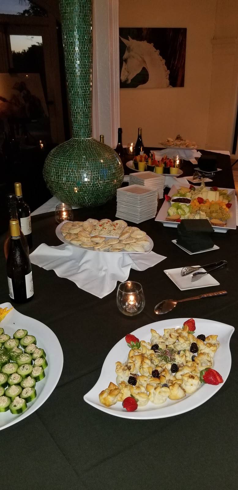 White Horse Fashion Cuisine | restaurant | 3401 Equestrian Club Dr, Wellington, FL 33414, USA | 5618474549 OR +1 561-847-4549