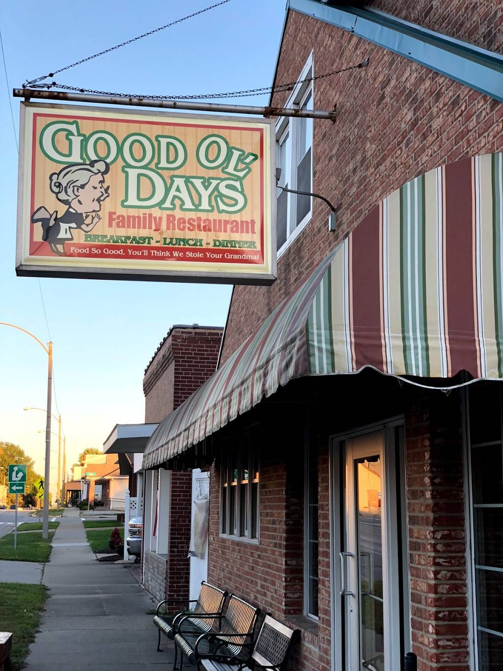 Good Ol Days | restaurant | 5 E Hanover St, New Baden, IL 62265, USA | 6185884582 OR +1 618-588-4582