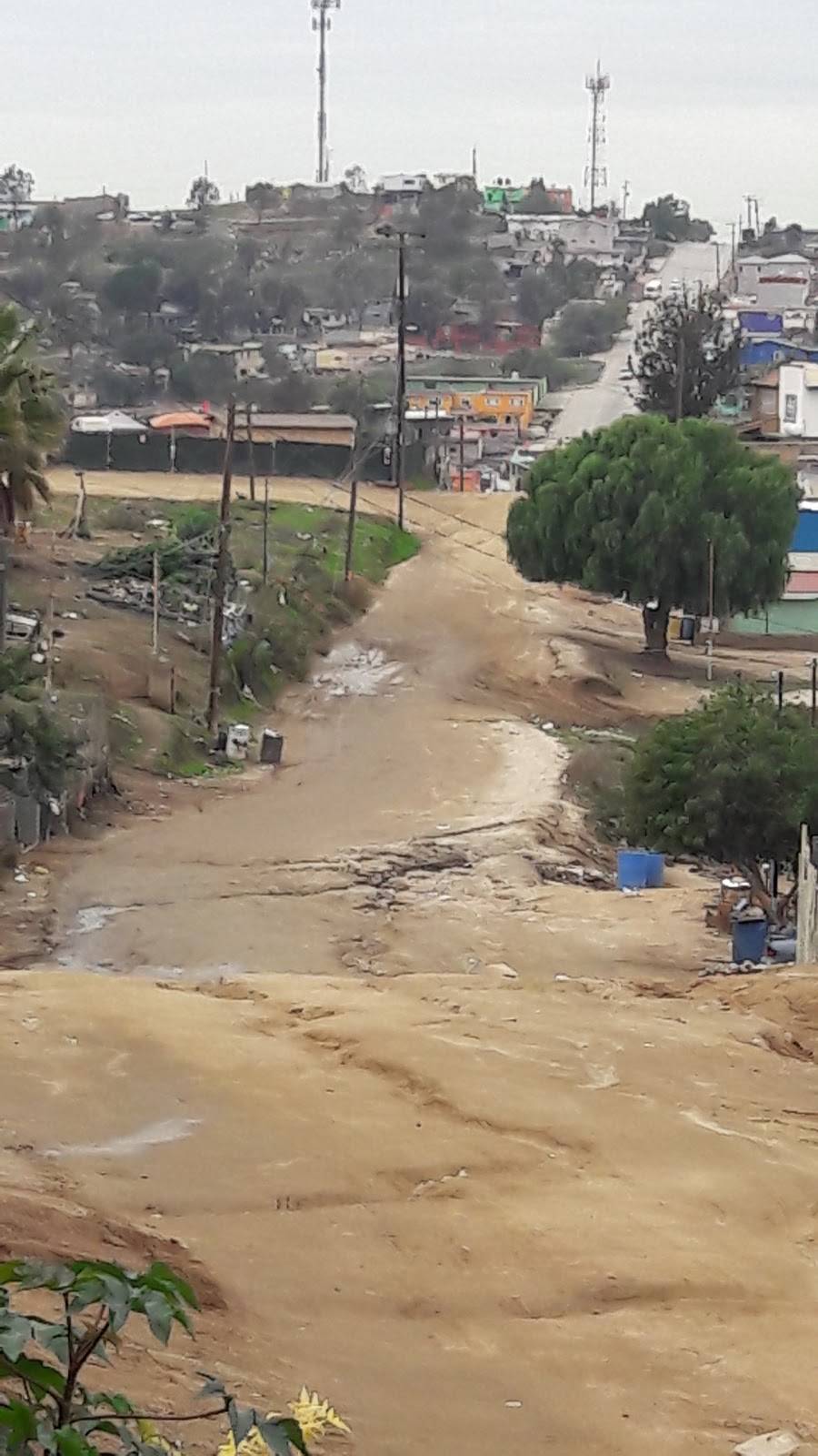 Pizza Caliente | restaurant | Inglaterra 609, Las Lomitas, 22810 Ensenada, B.C., Mexico | 016461749853 OR +52 646 174 9853