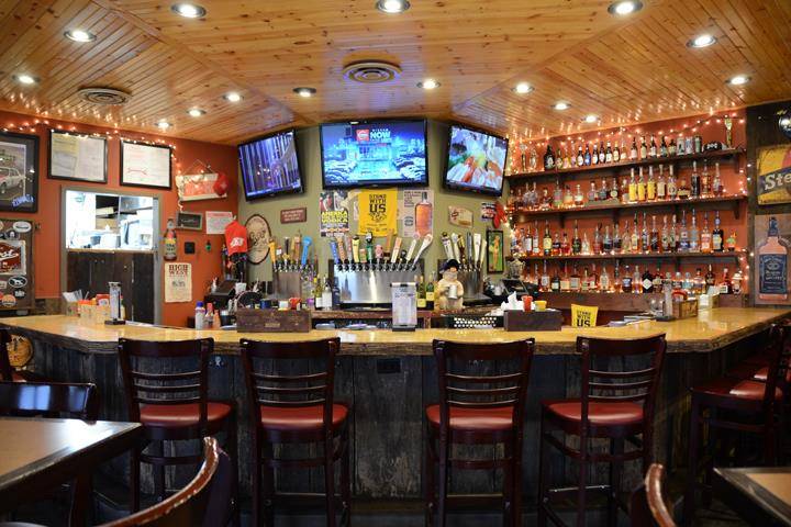 Corner Pub - Franklin | restaurant | 1916 Columbia Ave #3922, Franklin, TN 37064, USA | 6155957447 OR +1 615-595-7447