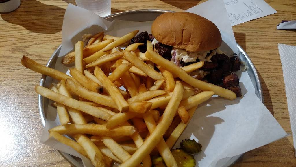 Smokin Ts Bar B Que | restaurant | 3976 IL-22, Long Grove, IL 60047, USA | 8477260726 OR +1 847-726-0726