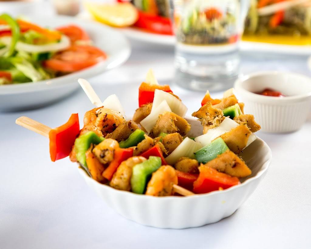 Les Champagne Restaurant Bar Inc | restaurant | 3415 Boulevard de la Concorde E, Laval, QC H7E 2C3, Canada | 4505058858 OR +1 450-505-8858