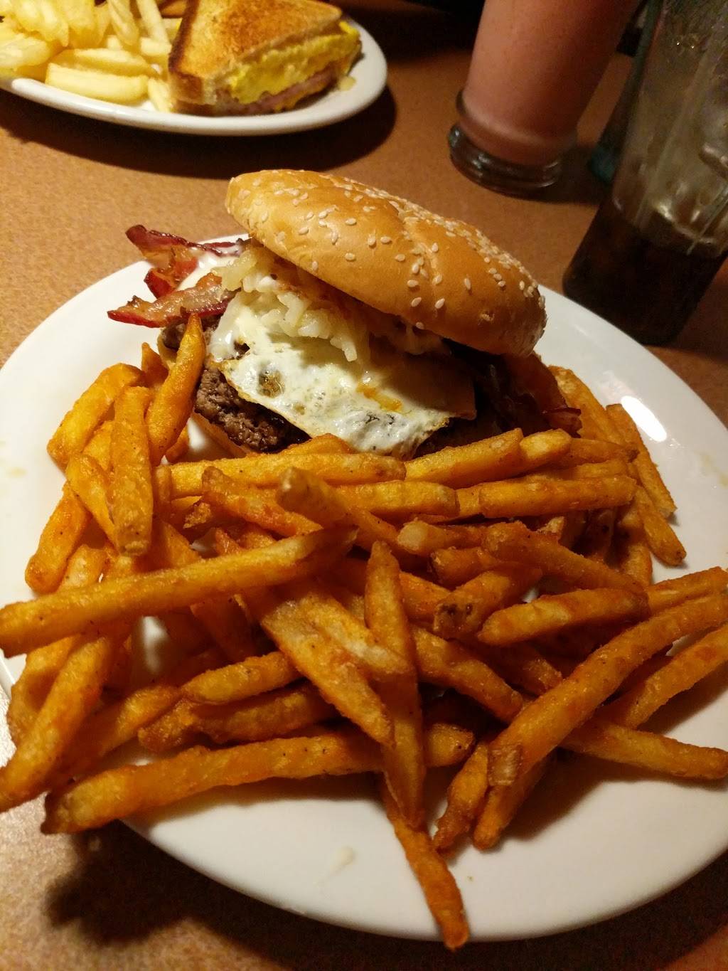 Dennys | restaurant | 5645 S University Dr, Davie, FL 33328, USA | 9546800608 OR +1 954-680-0608