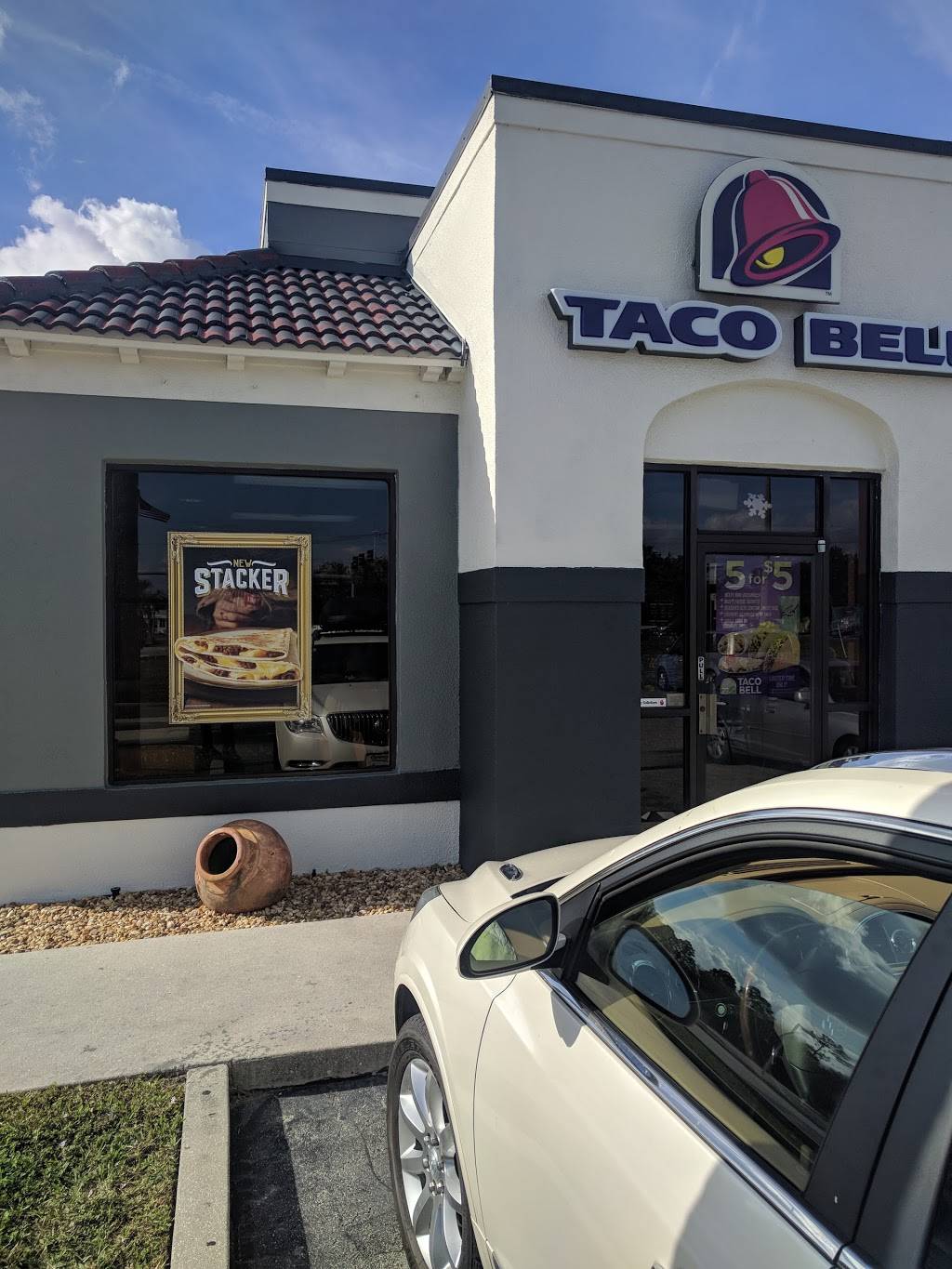 Taco Bell | meal takeaway | 1001 Kings Hwy, Port Charlotte, FL 33980, USA | 9416254479 OR +1 941-625-4479
