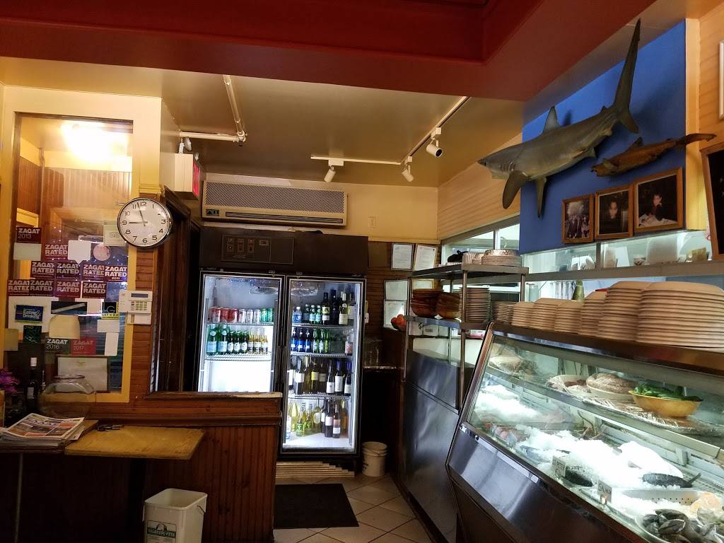 Elias Corner | restaurant | 24-02 31st St, Astoria, NY 11102, USA | 7189321510 OR +1 718-932-1510