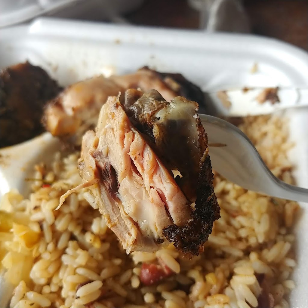 Redd Peppers Jamaican Restaurant | restaurant | 969 Rice St, St Paul, MN 55117, USA | 6515288754 OR +1 651-528-8754