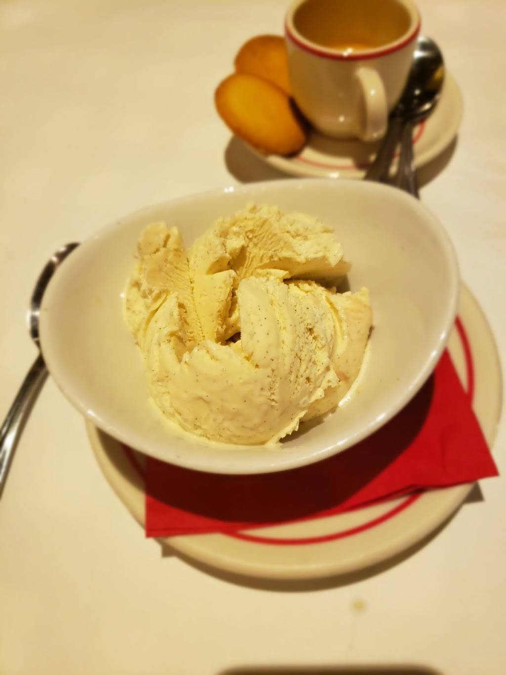 Salut | Bar Americain | restaurant | 5034 France Ave S, Edina, MN 55410, USA | 9529293764 OR +1 952-929-3764