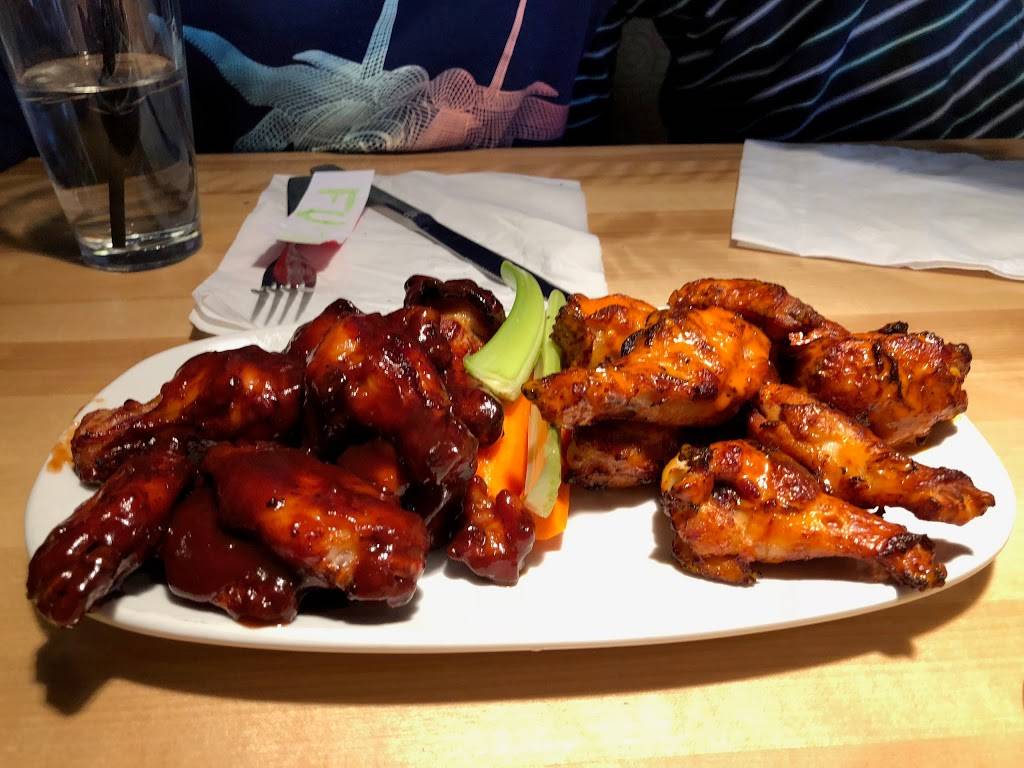 Boston Pizza | restaurant | 550 Rue Jean-Paul-Perrault, Sherbrooke, QC J1L 3A6, Canada | 8195650606 OR +1 819-565-0606