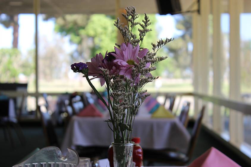 Pitching Wedge | restaurant | 5300 S Laspina St, Tulare, CA 93274, USA | 5596860270 OR +1 559-686-0270