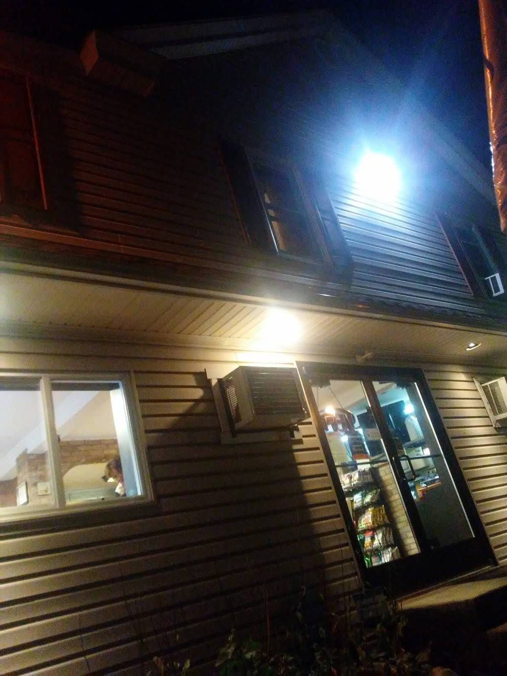 Pinos Pizza | restaurant | 102 W Main St, Silverdale, PA 18962, USA | 2152570454 OR +1 215-257-0454