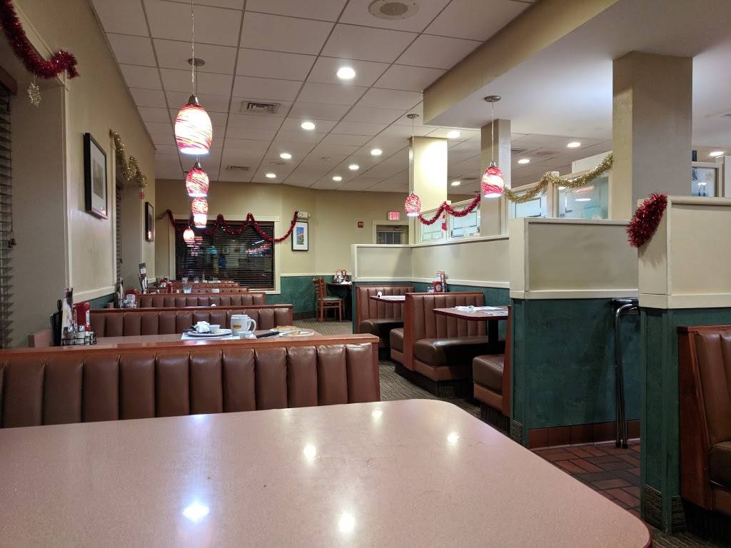 Dennys | restaurant | 261 N Plainfield Rd, West Lebanon, NH 03784, USA | 6032985922 OR +1 603-298-5922