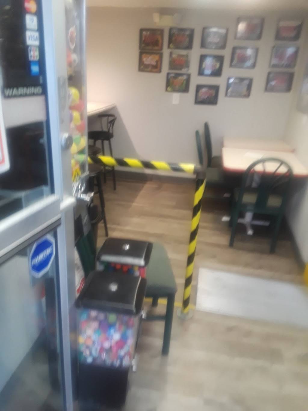 Dirkos Pizza | restaurant | 500 Coshocton Ave, Mt Vernon, OH 43050, USA | 7403925678 OR +1 740-392-5678