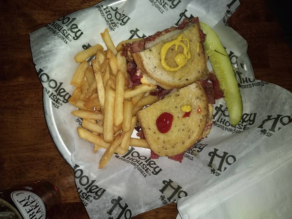Hooley House Sports Pub & Grille | restaurant | 24940 Sperry Dr, Westlake, OH 44145, USA | 4408352890 OR +1 440-835-2890