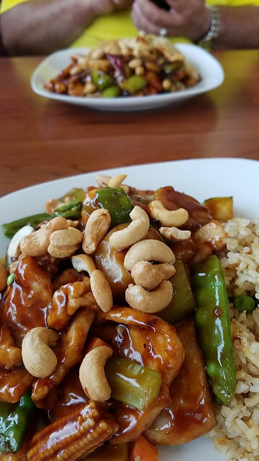 Chef Chens | restaurant | 598 Redbird Cir, De Pere, WI 54115, USA | 9203382288 OR +1 920-338-2288