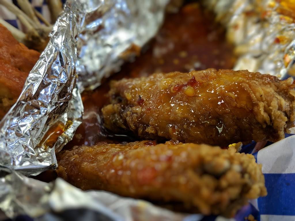 Waynes Wings | restaurant | 4453 Walzem Rd, San Antonio, TX 78218, USA | 2103003891 OR +1 210-300-3891