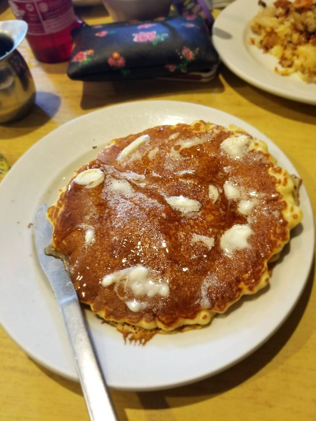 Freds Diner | restaurant | 225 Center St, Grayslake, IL 60030, USA | 8472239776 OR +1 847-223-9776