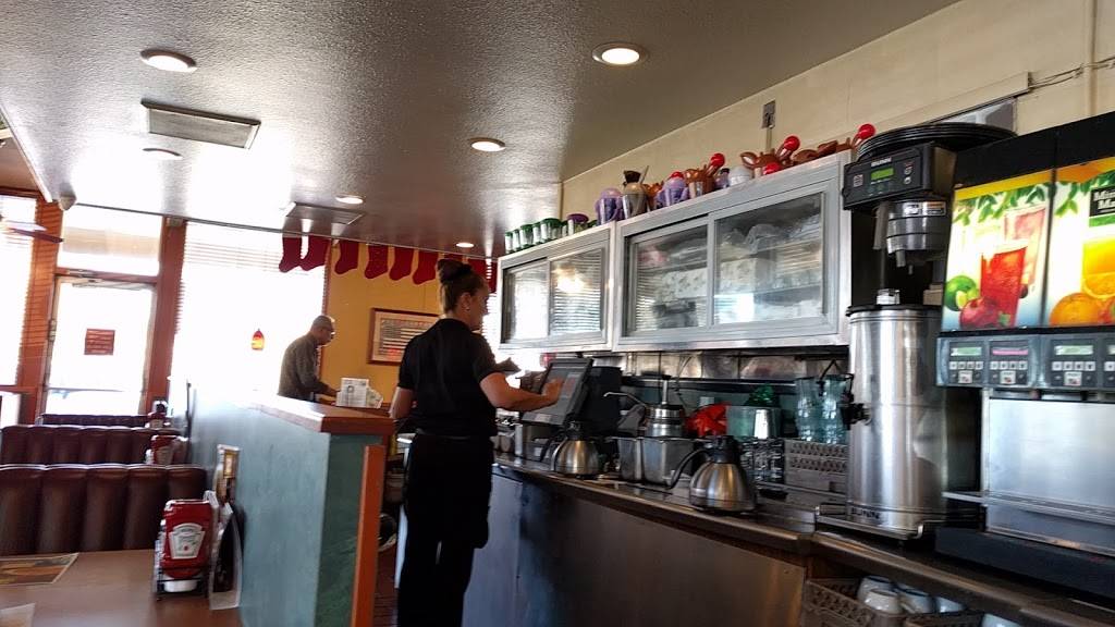 Dennys | restaurant | 449 E 4th St, Beaumont, CA 92223, USA | 9518451790 OR +1 951-845-1790