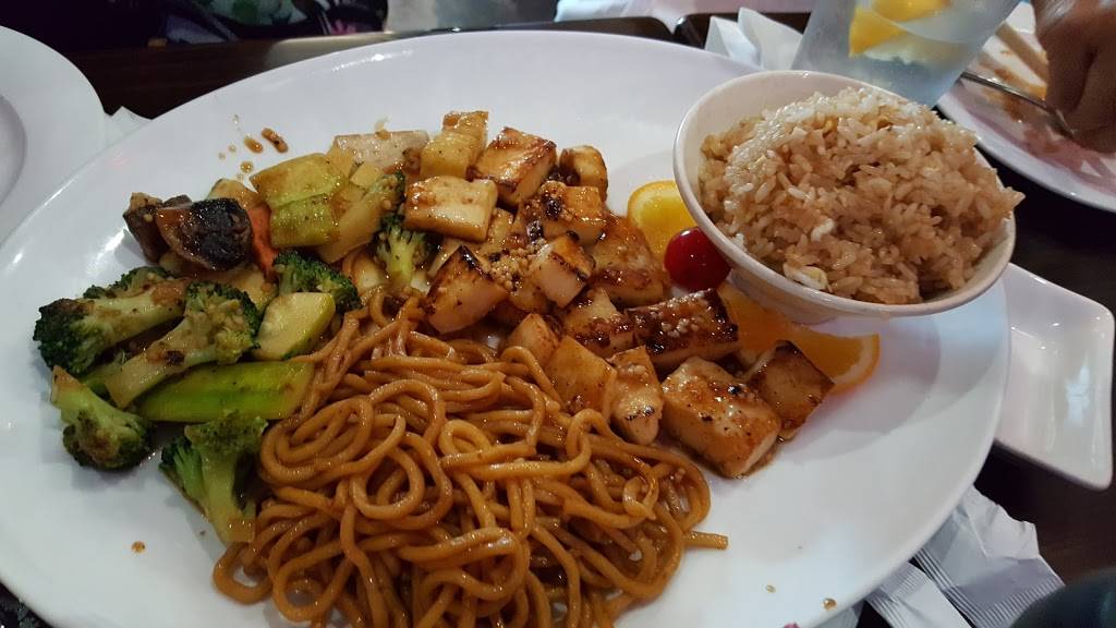 Sakura Japanese Steakhouse | restaurant | 10722 Big Bend Rd, Riverview, FL 33579, USA | 8136712388 OR +1 813-671-2388