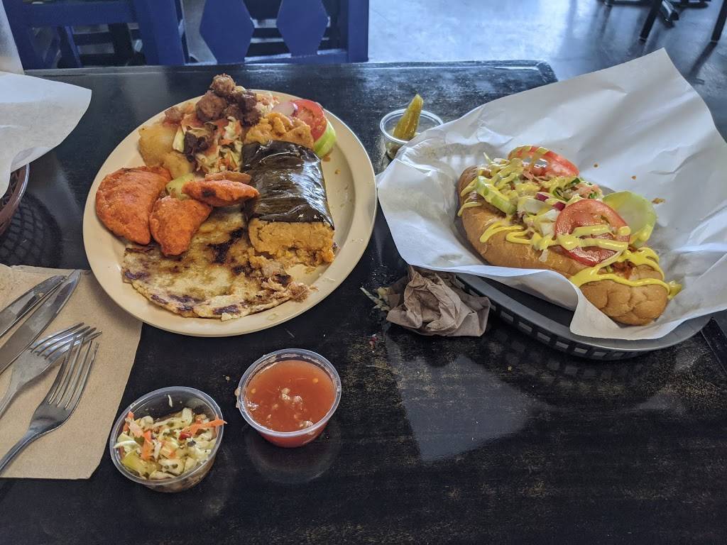 Selenas Salvadorian Restaurant | restaurant | 2513 N Campbell Ave, Tucson, AZ 85719, USA | 5202784090 OR +1 520-278-4090