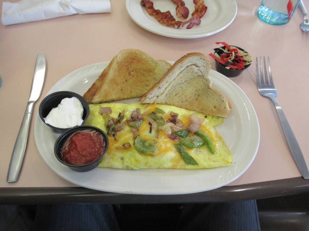 Friendlys | restaurant | 130 Rubber Ave, Naugatuck, CT 06770, USA | 2037296394 OR +1 203-729-6394