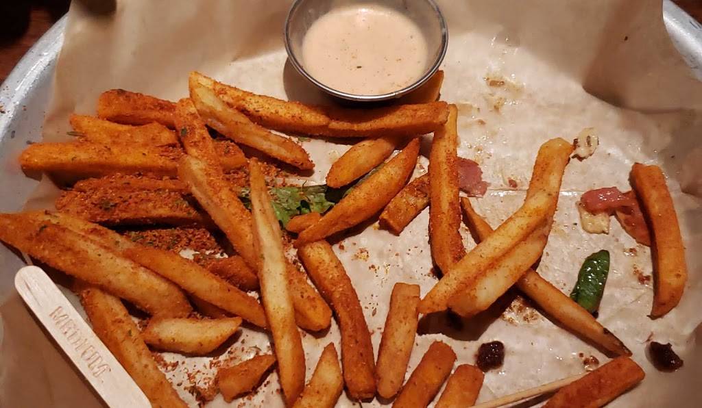 Lazy Dog Restaurant & Bar | restaurant | Villaggio Shopping Center, 7965 N Blackstone Ave, Fresno, CA 93720, USA | 5596915300 OR +1 559-691-5300