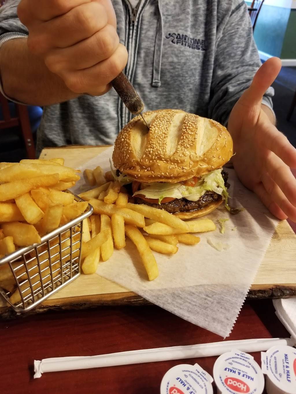 Daybreak Family Restaurant | restaurant | 337 W Center St, West Bridgewater, MA 02379, USA | 5085835341 OR +1 508-583-5341